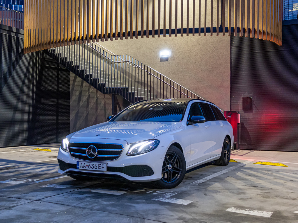 Mercedes-Benz E Class White Combi